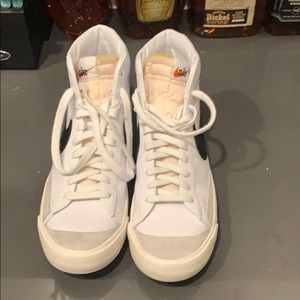 Men’s size 10 Nike Blazer 77
